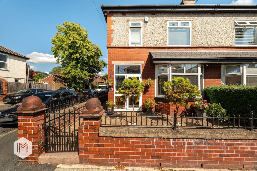 Property photo 1 of 27