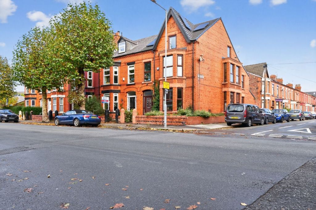 Property photo 1 of 21