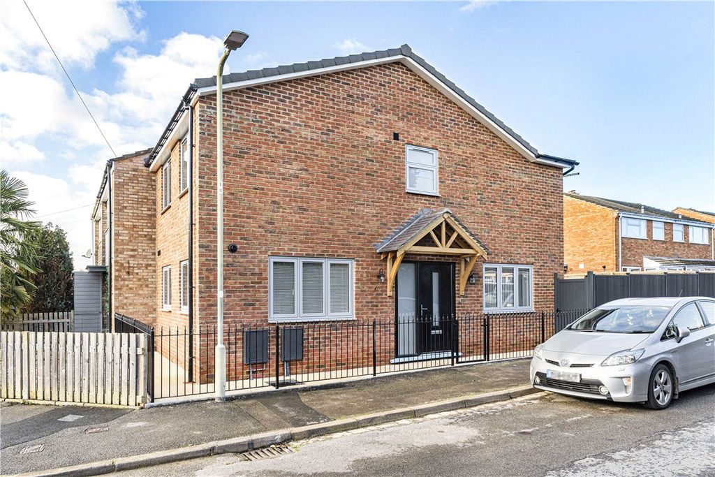 Property photo 2 of 21 Picture No. 02