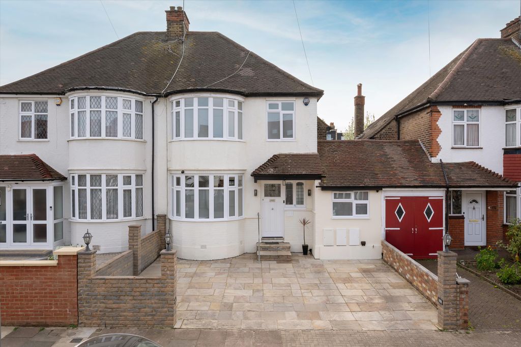 Property photo 3 of 18 Image