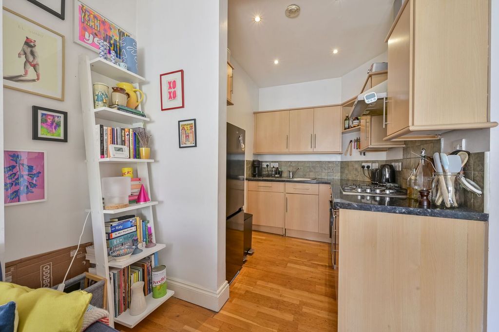 Property photo 1 of 9