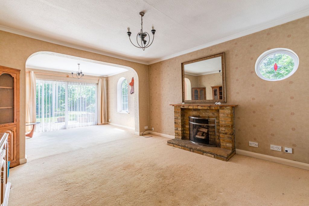 Property photo 2 of 19 Picture No. 28