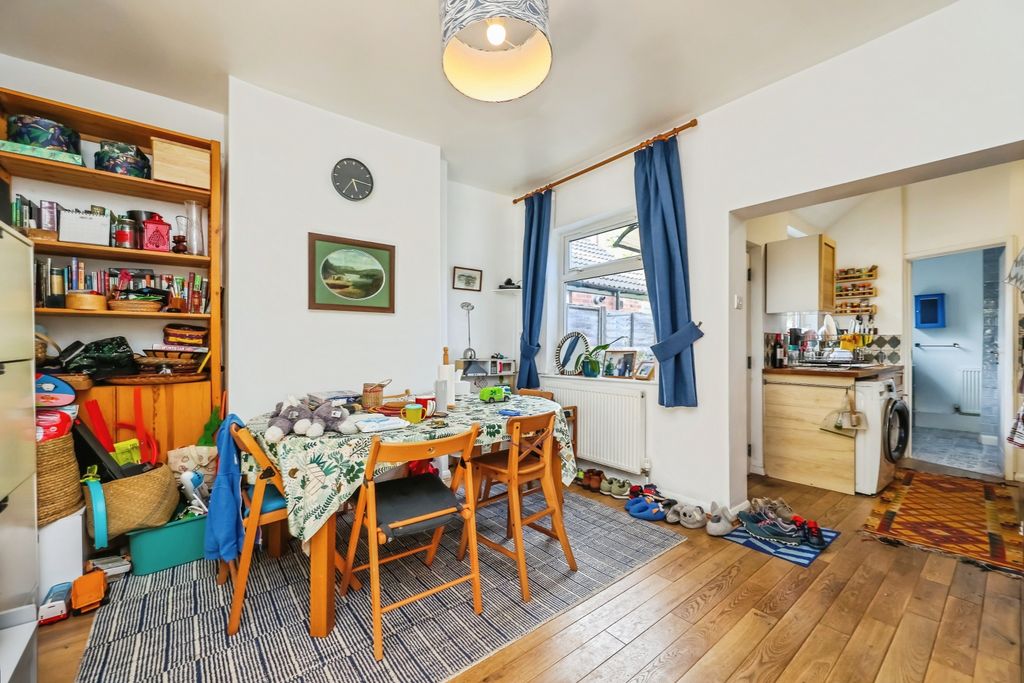 Property photo 3 of 15 Dining Area