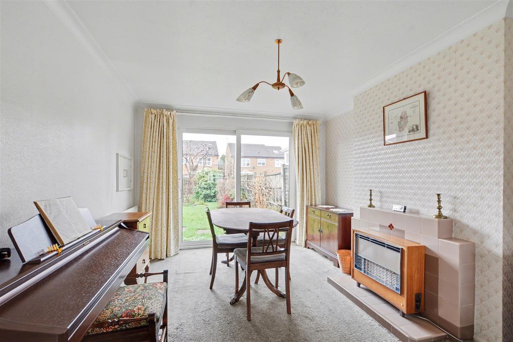 Property photo 3 of 23 Lounge Diner_2.Jpeg