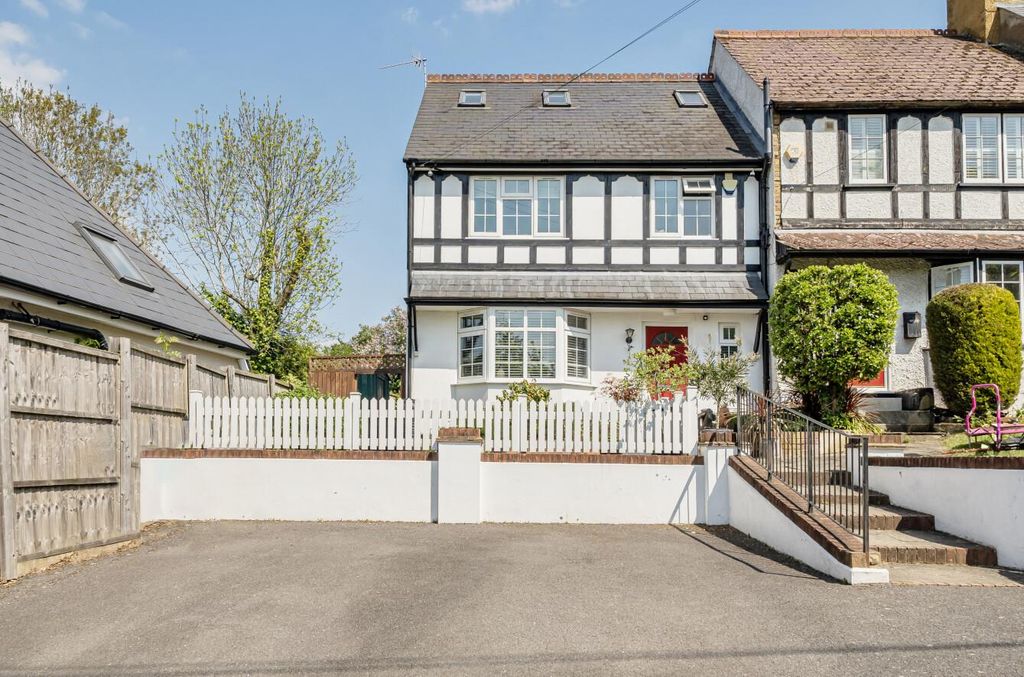 Property photo 1 of 11 Davidson Frost-Wellings, Dfw, School Lane, Bushey,