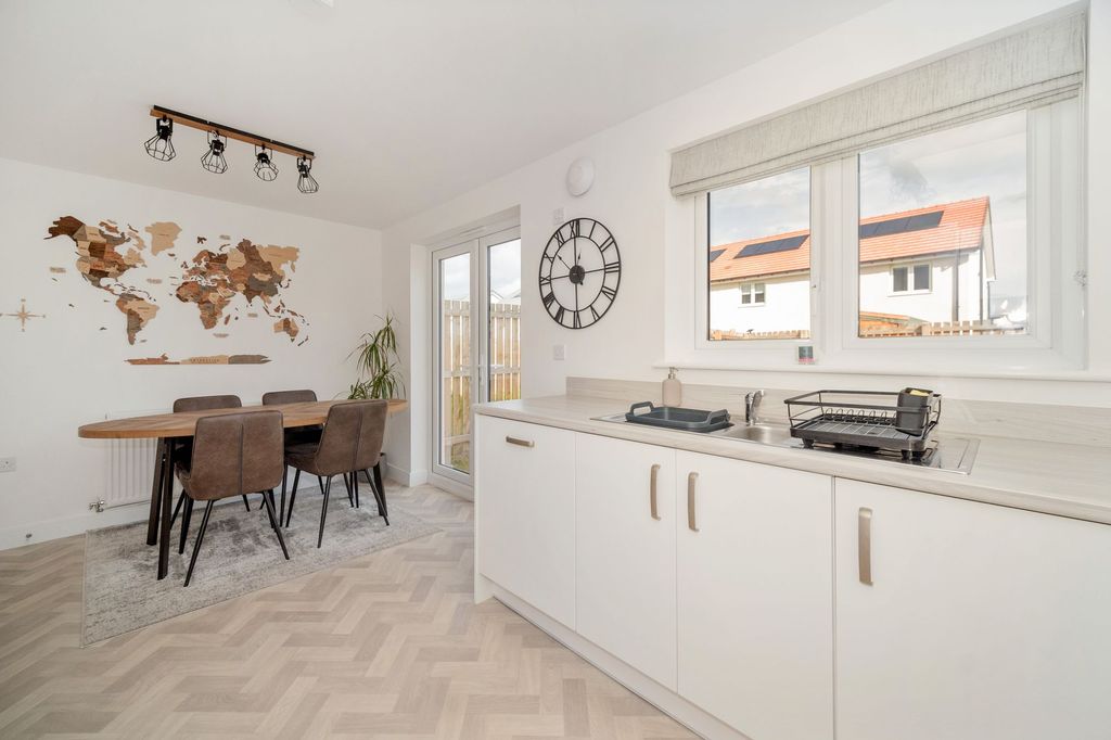 Property photo 1 of 30