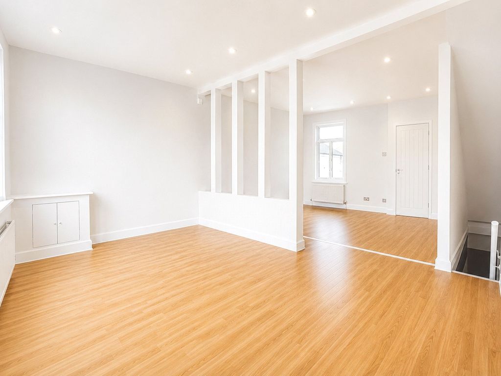 Property photo 1 of 8 Picture No. 05