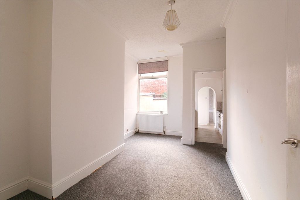 Property photo 3 of 10 Dining Room