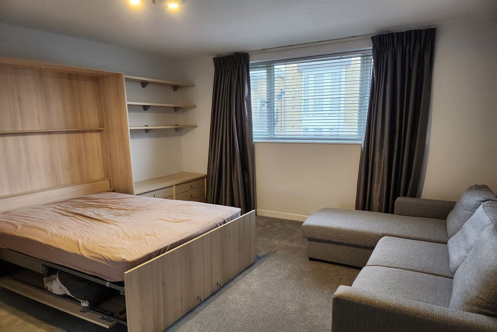 Property photo 2 of 6 2