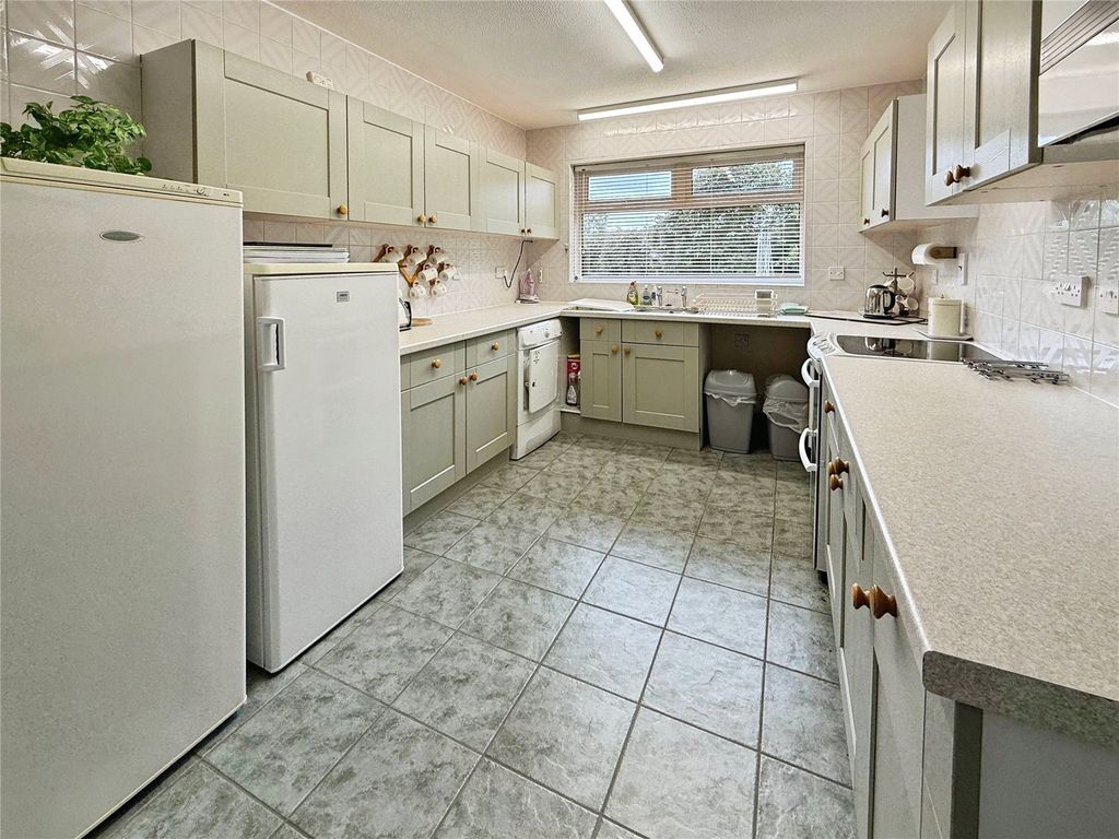 Property photo 3 of 16 Kitchen
