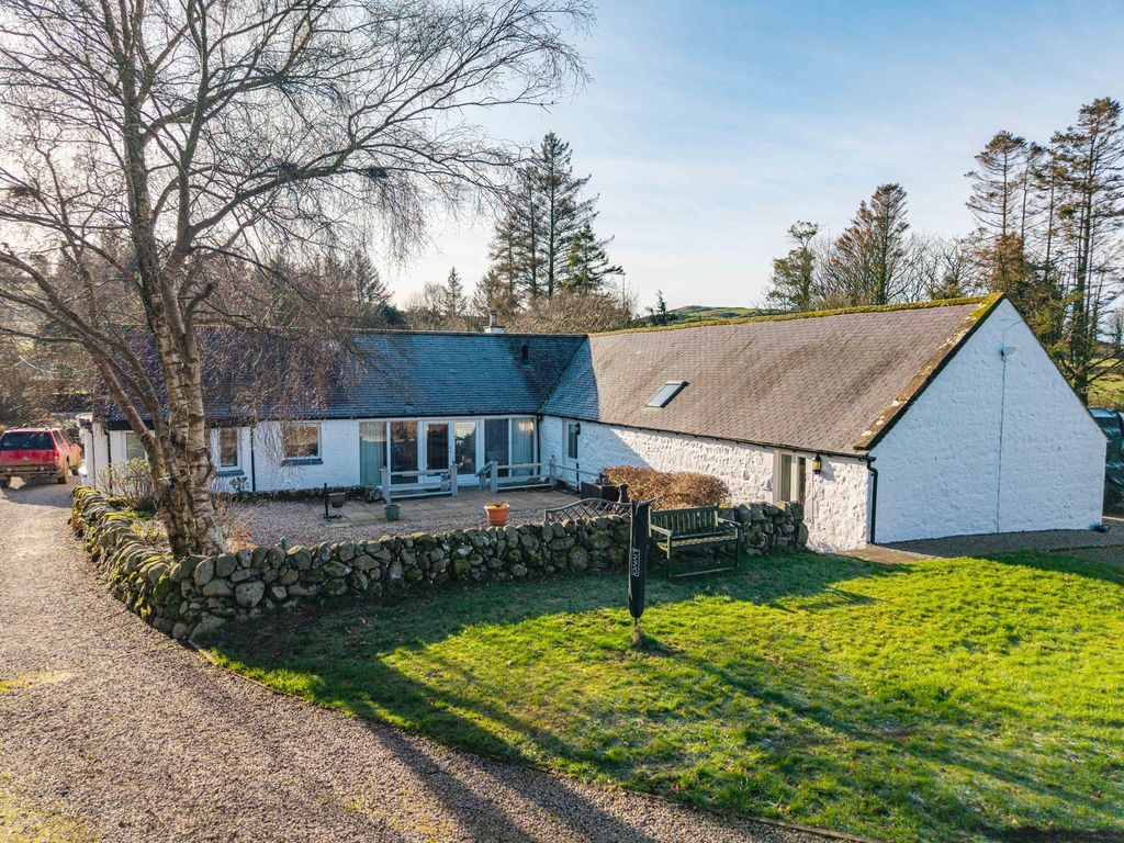 Property photo 3 of 44