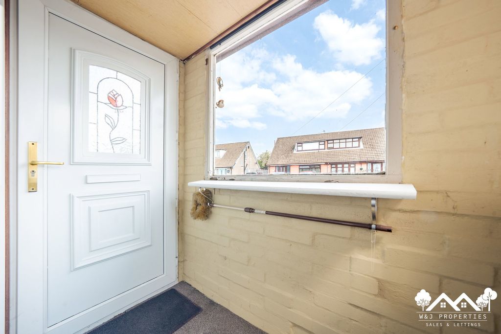 Property photo 2 of 34