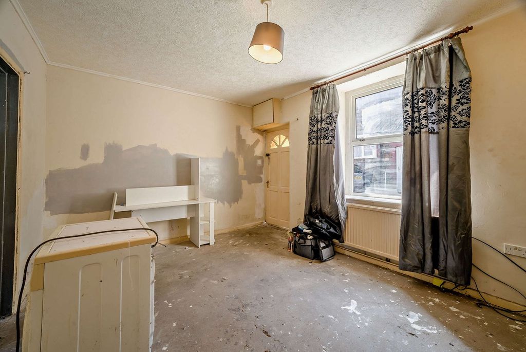 Property photo 3 of 26