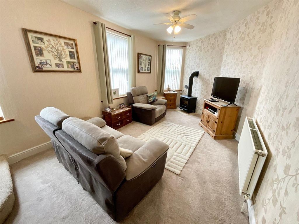 Property photo 2 of 10 4.Jpg
