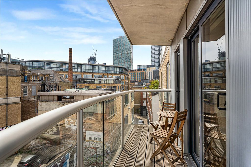 Property photo 3 of 19 Balcony