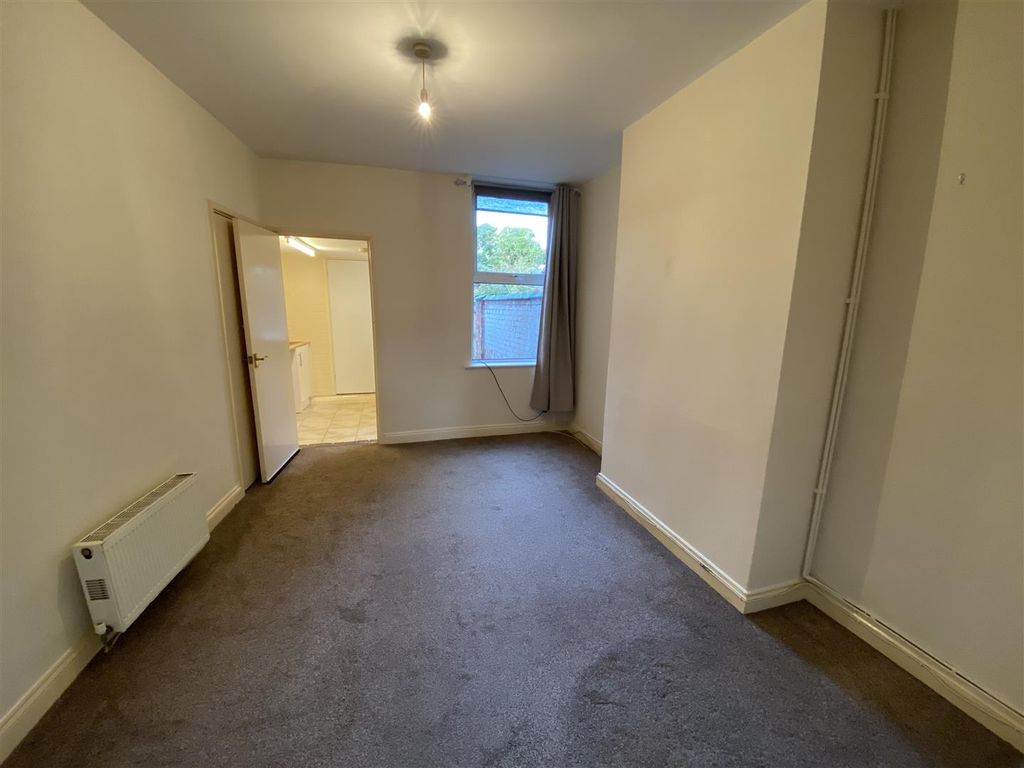 Property photo 3 of 9 Lounge 1 Of 2