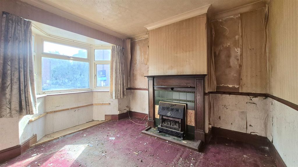 Property photo 2 of 20 Lounge