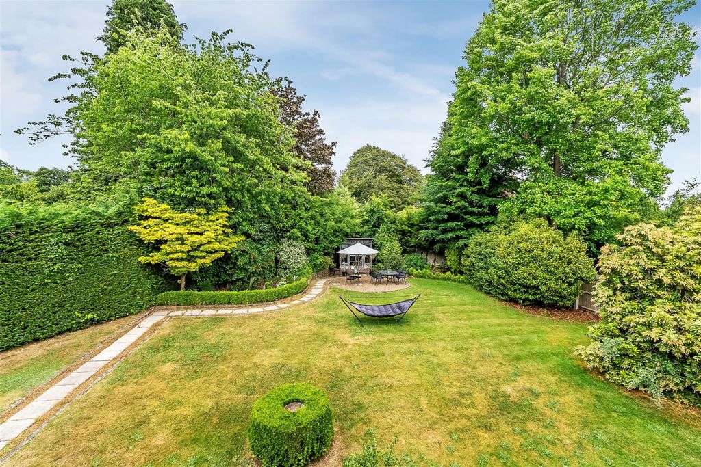 Property photo 3 of 43 2-Wynnstow-Park-13.Jpg