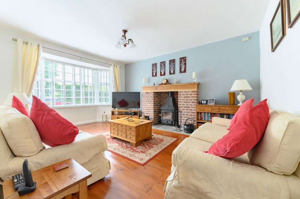Property photo 3 of 32