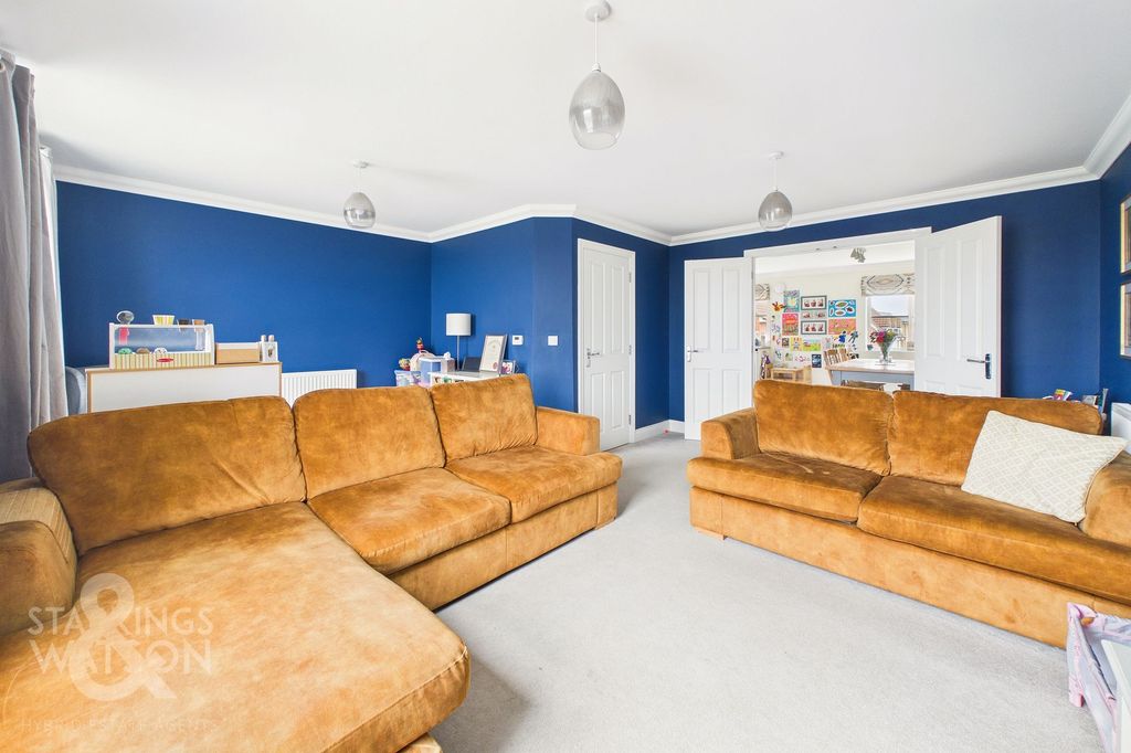 Property photo 2 of 25