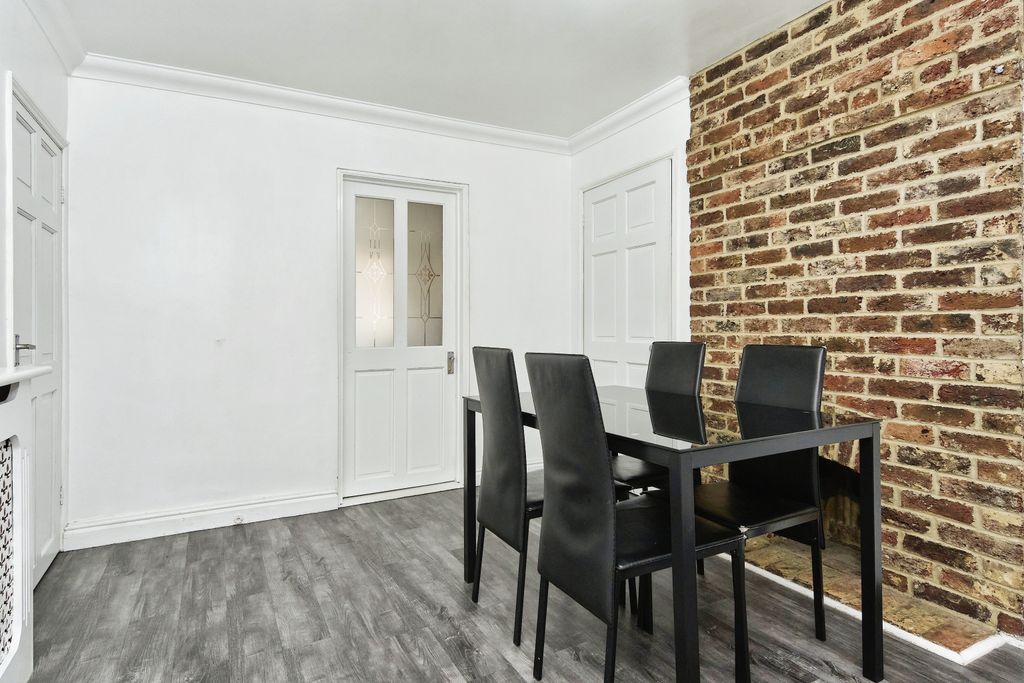 Property photo 3 of 15 Dining Room