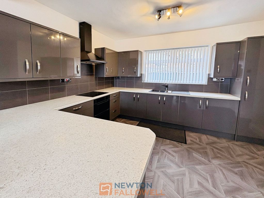 Property photo 2 of 35