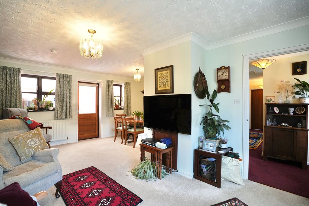 Property photo 2 of 19