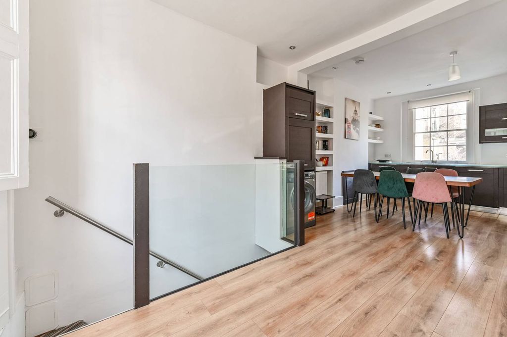 Property photo 2 of 24