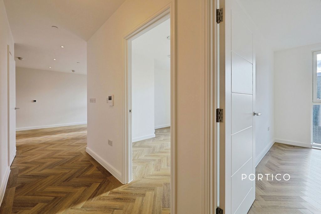 Property photo 2 of 13 Pbox-Img.Jpg