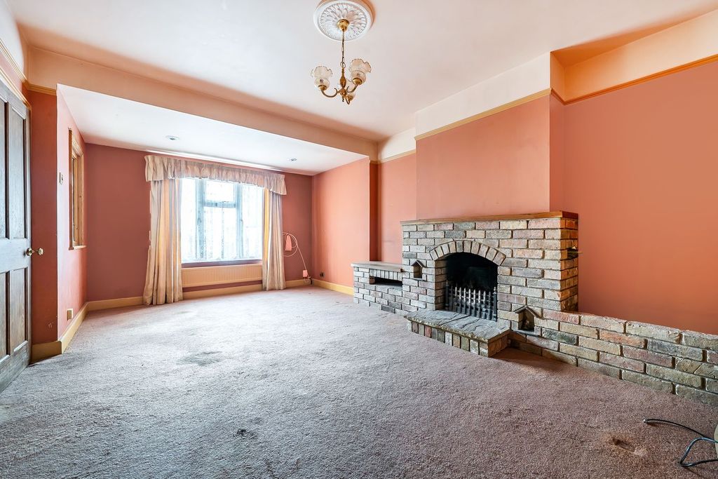 Property photo 3 of 13