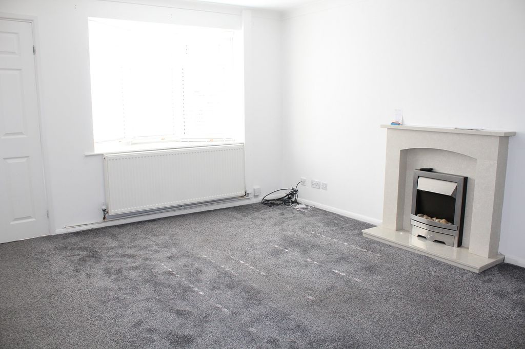 Property photo 3 of 10 Lounge