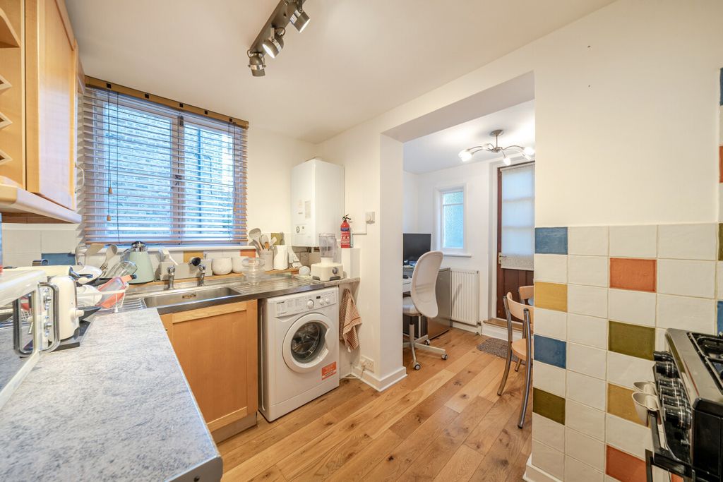 Property photo 2 of 12 1400054-9-696A1F7...