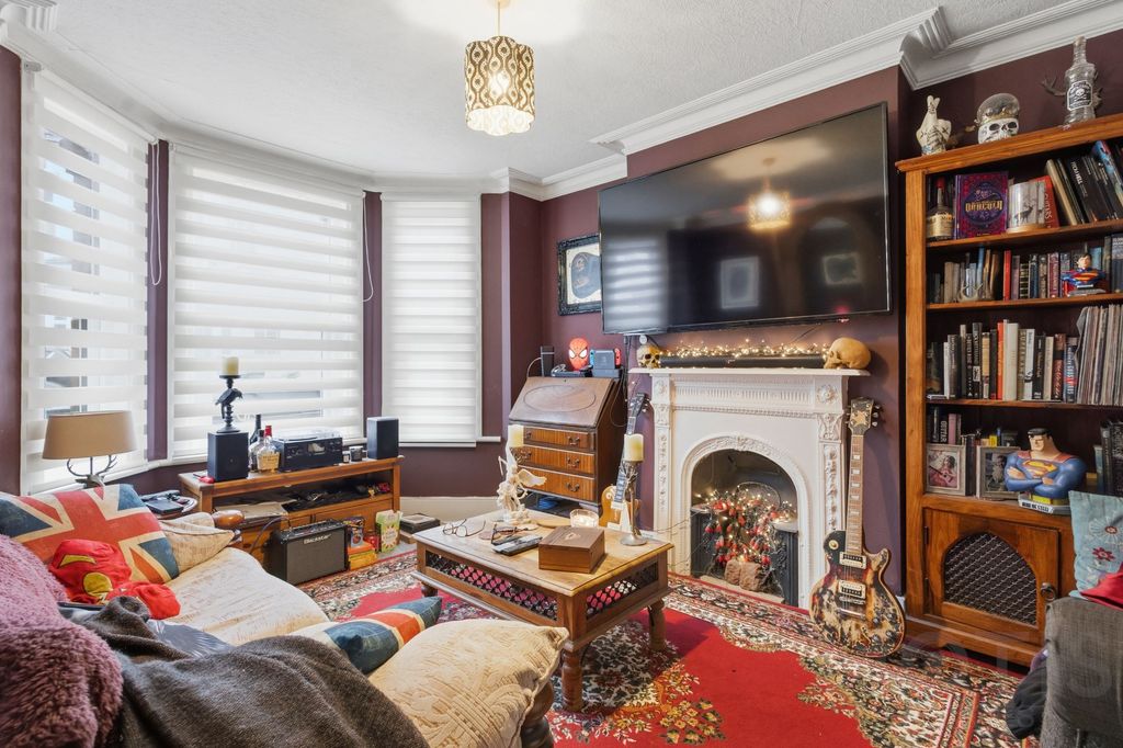 Property photo 2 of 10 Photo 3