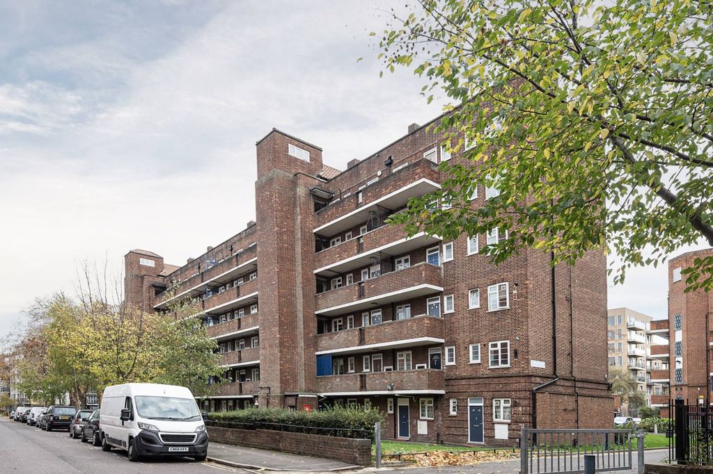 Property photo 1 of 8