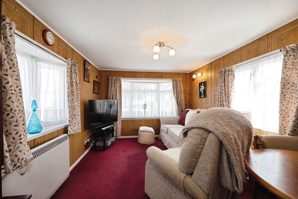 Property photo 2 of 13 Pbox-Img.Jpg