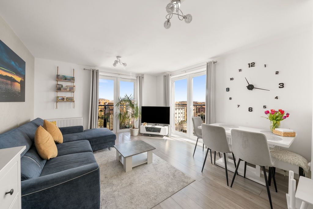 Property photo 3 of 15 Photo 5