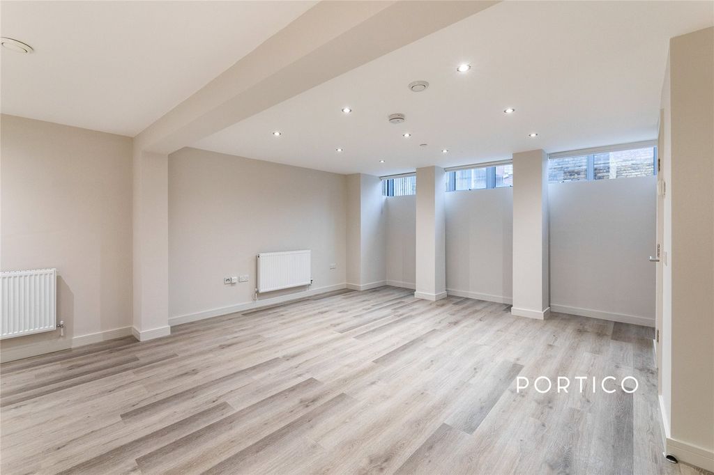 Property photo 2 of 13 Picture No. 06