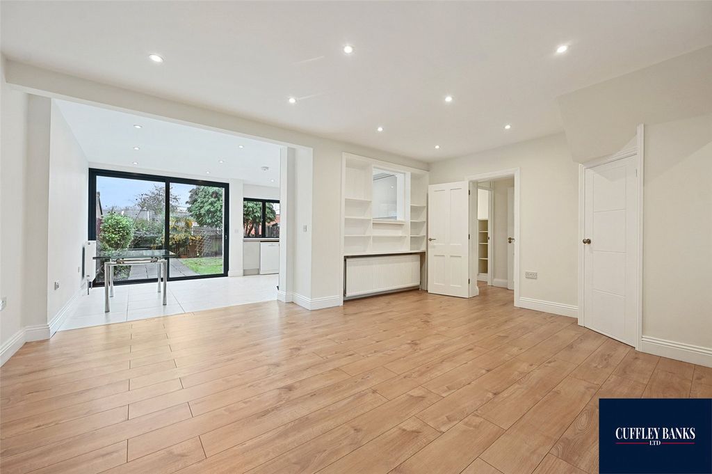 Property photo 2 of 11 Picture No. 01