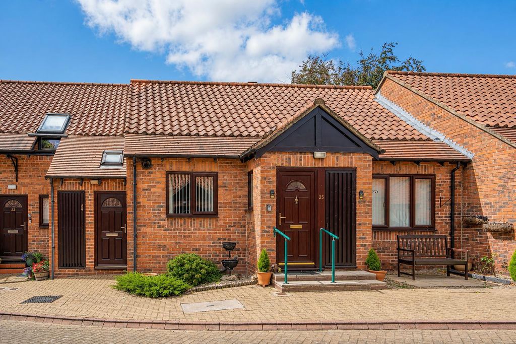 Property photo 1 of 17 External