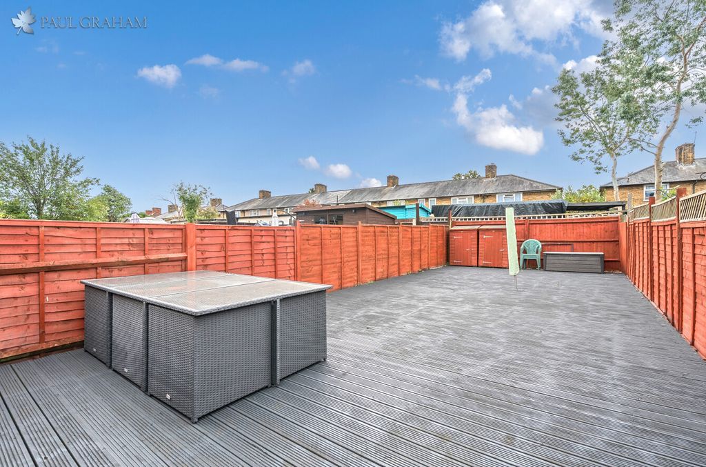 Property photo 3 of 13 B0Bf2E58-Adc2-44c4-920F-23d1Cede2ce1