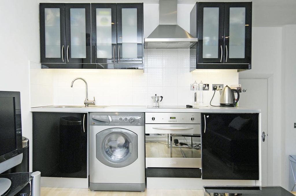 Property photo 3 of 5 Kitchen
