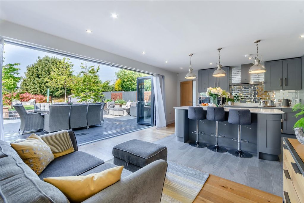 Property photo 3 of 72 8645460-Interior27.Jpg