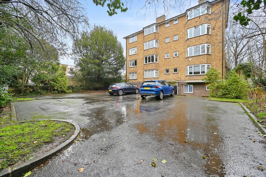 Property photo 2 of 12