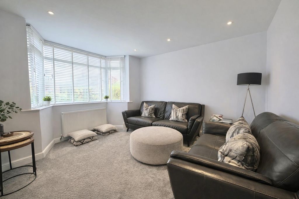 Property photo 3 of 31 F7C4C241-Ecb8-4465-8C84-6Af3F64163F9.Jpeg