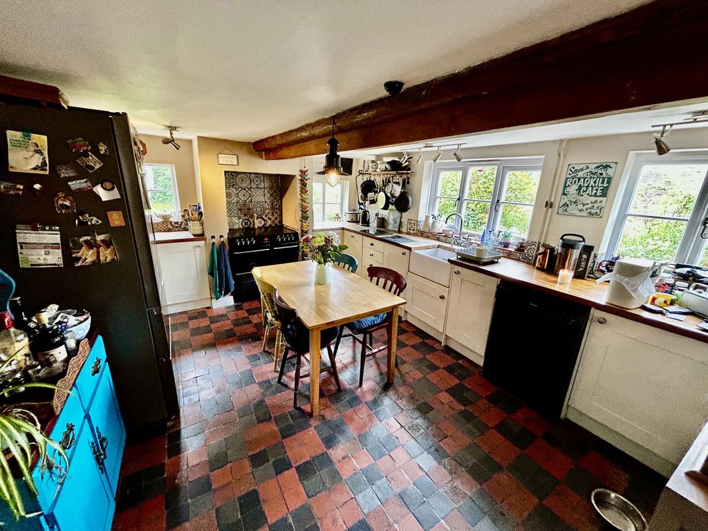 Property photo 2 of 17