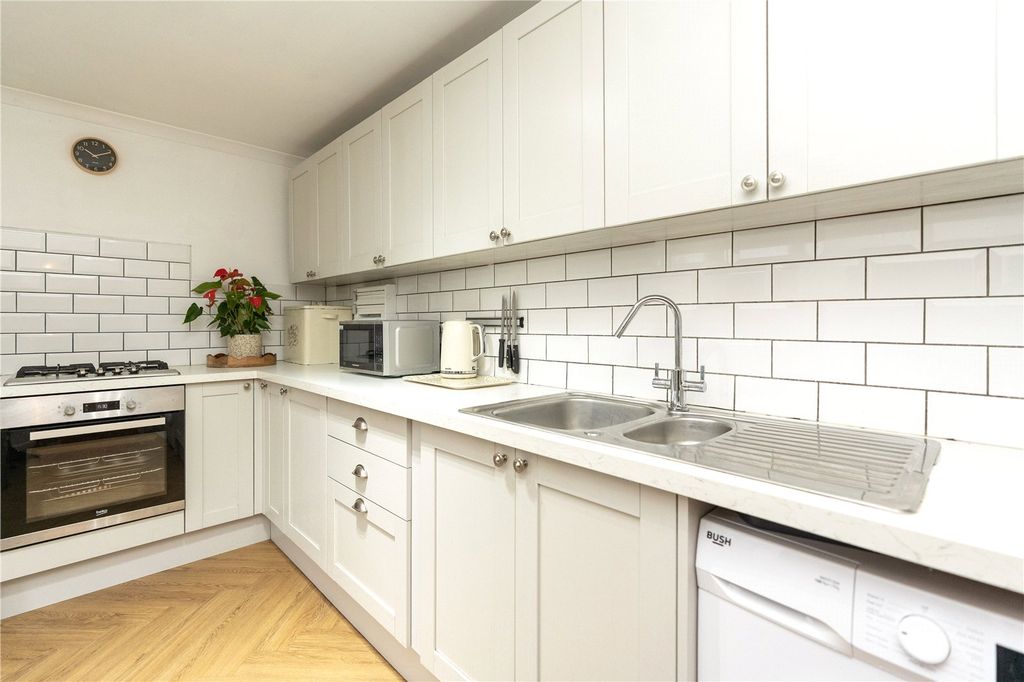 Property photo 3 of 20 Picture No. 04