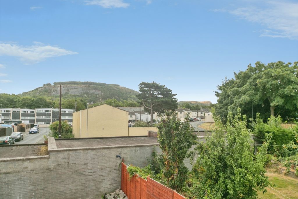 Property photo 3 of 16 Pbox-Img.Jpg