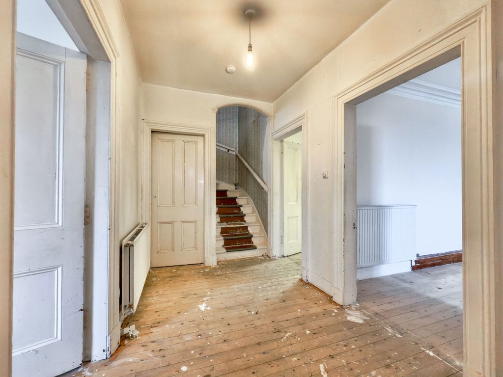 Property photo 3 of 25