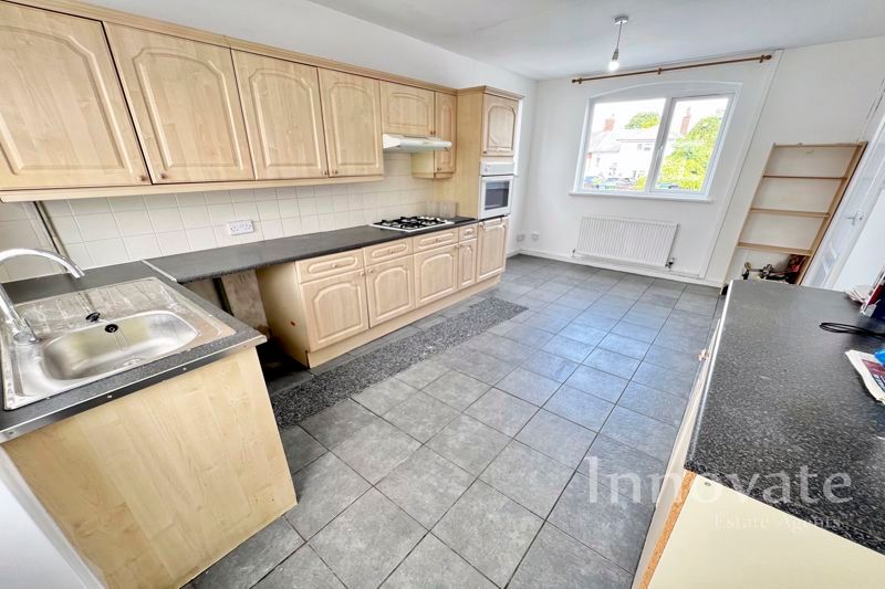 Property photo 3 of 13 Photo 4