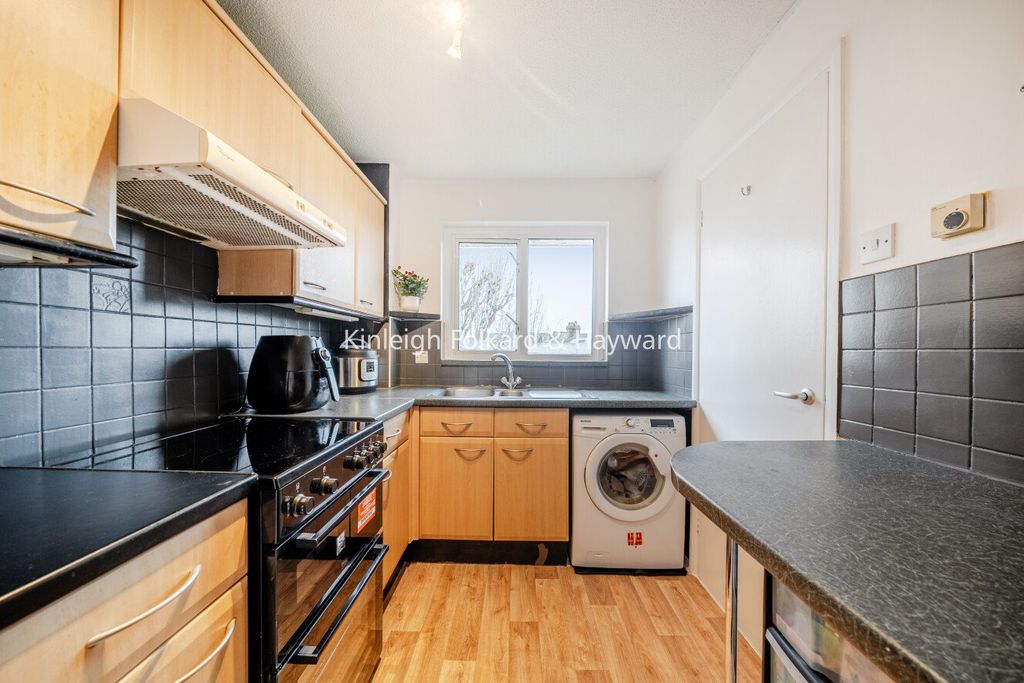 Property photo 1 of 12 Picture No. 10